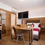 Park Laim Hotel 4*
