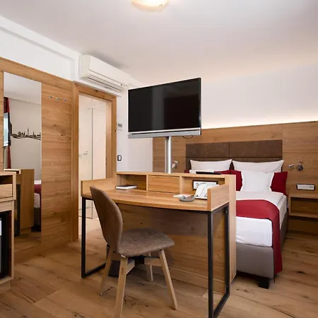 Park Laim Hotel 4*