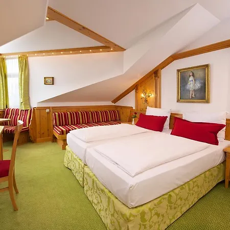 Отель Park Laim 4*